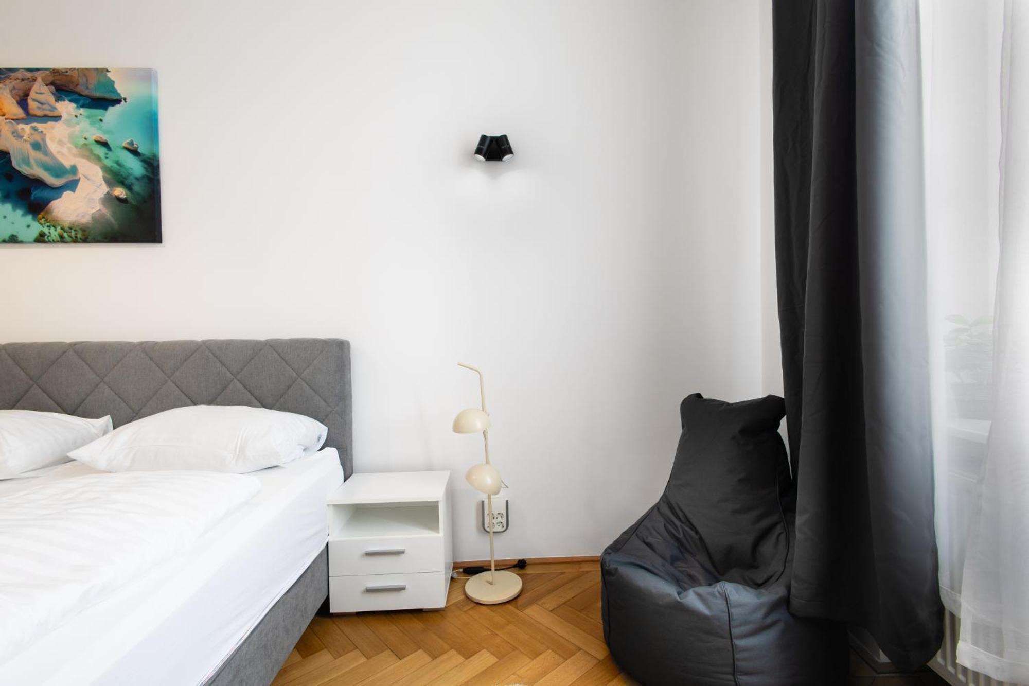 Apartments 4 You Red Star 8 Vienna Exterior photo